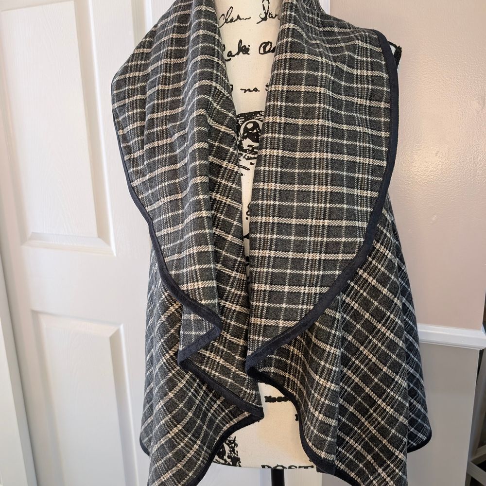 Altar'd State Black and Gray Plaid Cape